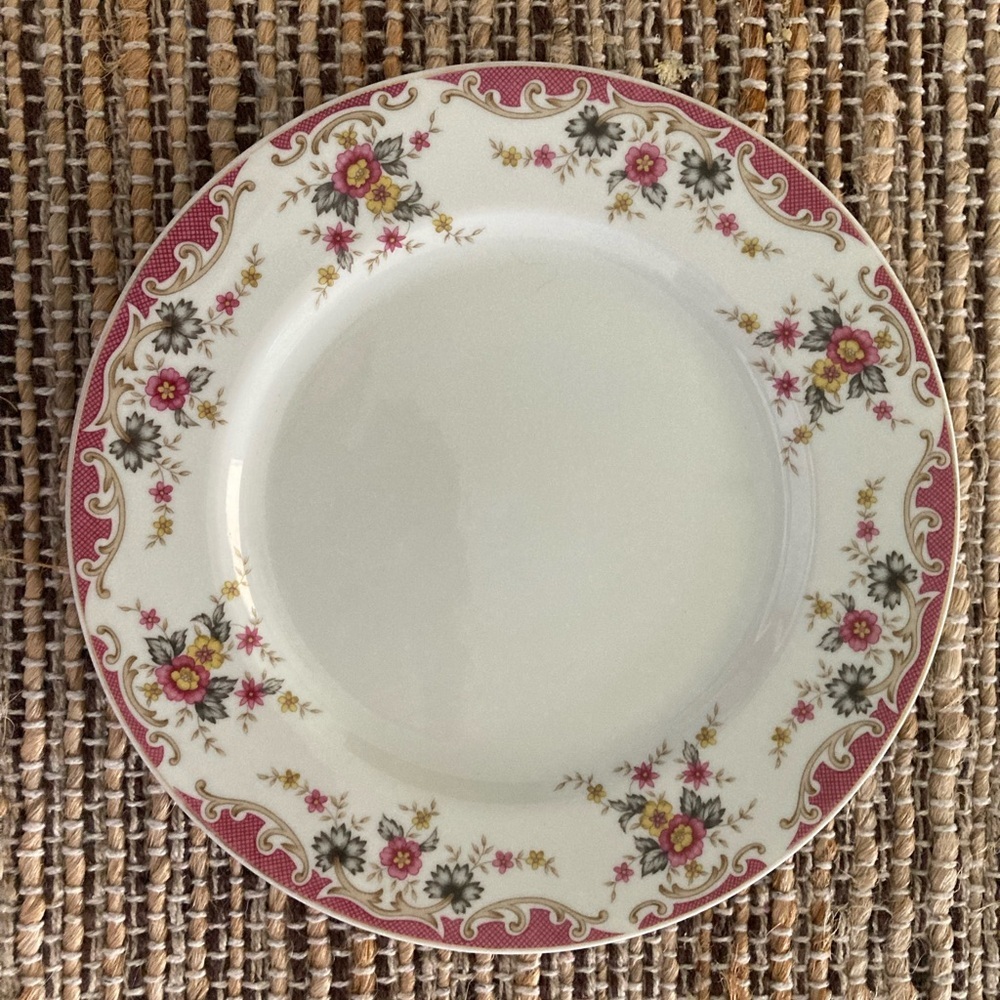 Mikasa Floral Pink Shelly L2860 5 Piece Place Setting - Picture 9 of 12